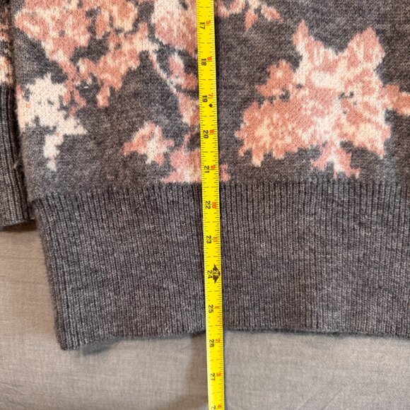 Listicle Gray Skies Floral Sweater, Small, Crew Neck Knit Ribbed Grandmacore - Picture 10 of 13